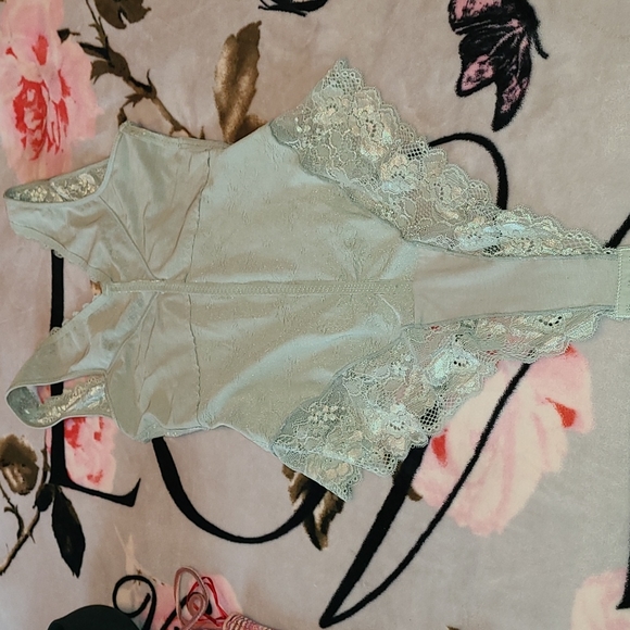 Beautiful Sage Lacy Body Shapewear - Picture 9 of 13